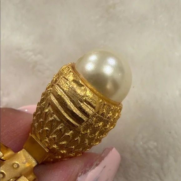 Vintage- Gold Tone Large Clip On Pearl Drop Earrings with Black Accents - Picture 6 of 9